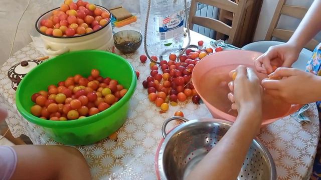 Второй год на Юге. Продуктивные выходные. Максим уезжает. Болеем хором. смотреть онлайн