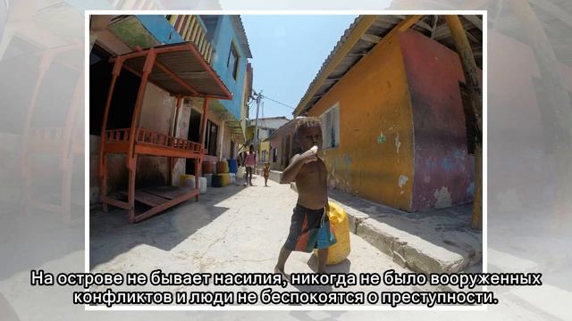 Ты мне — прическу, а я тебе — рыбу на обед: как тысяча человек уживаются на острове размером с футб смотреть онлайн