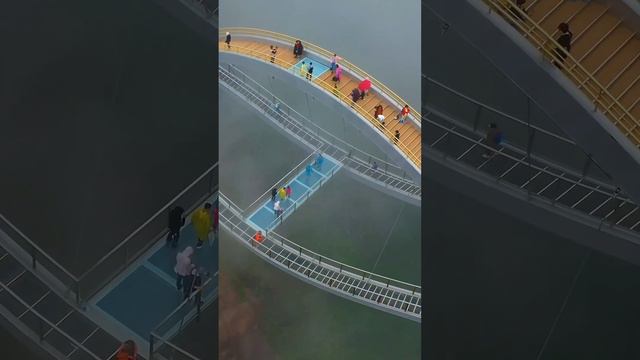 МОСТ В ПОДНЕБЕСЬЕ смотреть онлайн