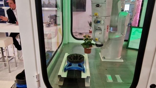 Агророботы - уже сегодня! #Агровыставка IPM 2023 (Германия). смотреть онлайн