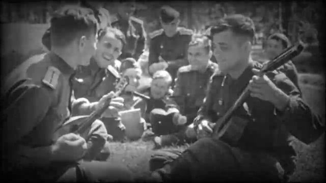 ВЫХОДИЛА НА БЕРЕГ КАТЮША 1939