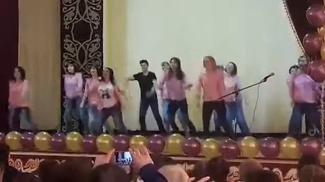 Танец родителей на выпускной !!! смотреть онлайн