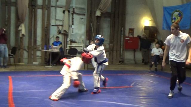 Семёнов Александр в красном 2 бой. АРБ