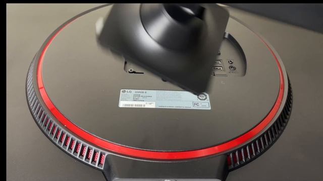 LG Ultra Gear 32 inch Gaming Monitor Unboxing смотреть онлайн
