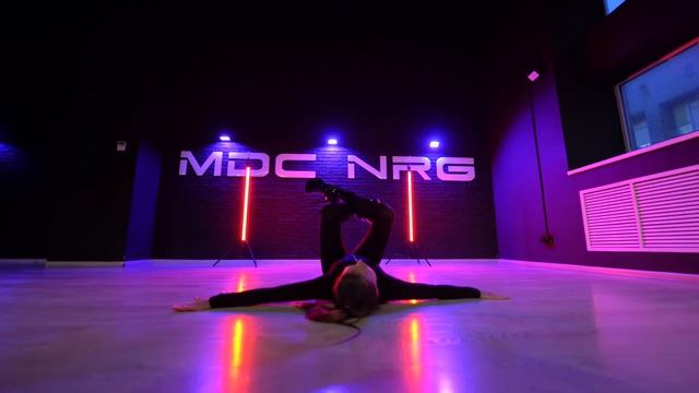 Angelina Isaikina [Strip choreo] - Far east movement [Like a G6] смотреть онлайн