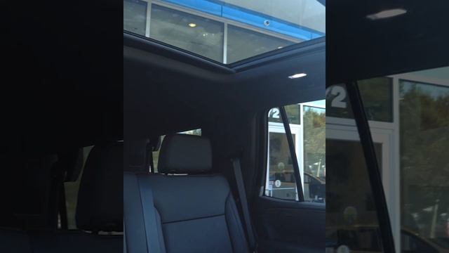 2021 Chevrolet Tahoe stands ? out смотреть онлайн