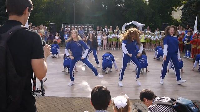 Выступление Тодес. Парад близнецов 2017. Краснодар смотреть онлайн