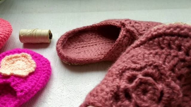 ТАПОЧКИ КРЮЧКОМ НА ГОТОВОЙ ПОДОШВЕ. смотреть онлайн
