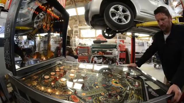 1980 Bally Space Invaders Pinball Machine смотреть онлайн