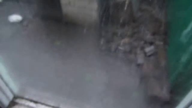 Град пробил крышу смотреть онлайн