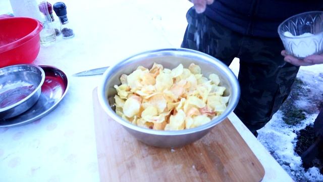 Чипсы домашние. Очень вкусный и простой рецепт! обалденные куриные крылышки в казане! смотреть онлайн