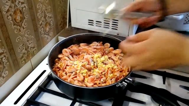 Как правильно жарить креветки? Лучший рецепт. Просто и быстро. смотреть онлайн