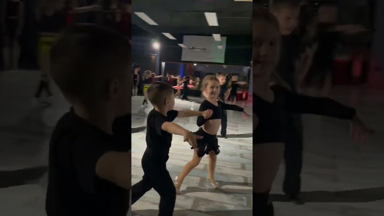 Зажигательная практика  Всех с пятницей  #chorts #dance #бальныетанцы #samba #DanceStyleAE