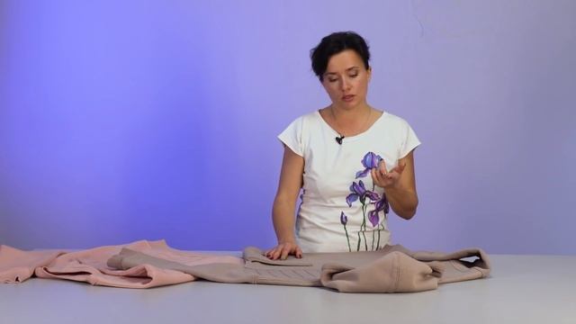 Обзор готового изделия. Два стильных женских свитшота из футера с защипами. Осенний гардероб. смотреть онлайн