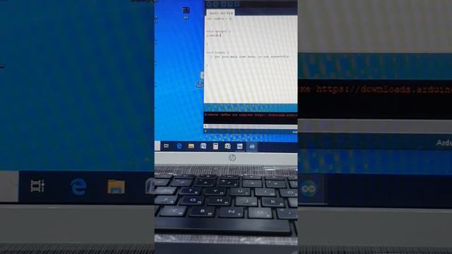 Скетч для мигания лампочкой смотреть онлайн