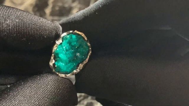 Кольца с диоптазом, бирюзой, азуритом, пренитом смотреть онлайн