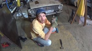 Как разбить стекло автомобиля используя керамику со свечи зажигания