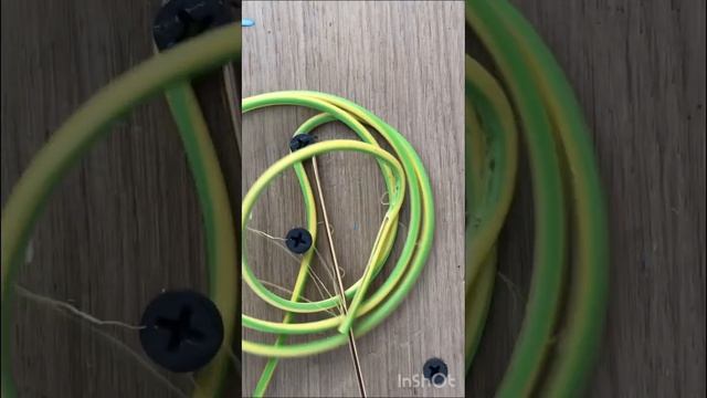 Смотри Как Быстро Почистить Провод Своими Руками С Помощью Самореза #like смотреть онлайн