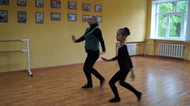 Онлайн видео урок по хореографии Еврейский танец 7-40 "Семь сорок" смотреть онлайн