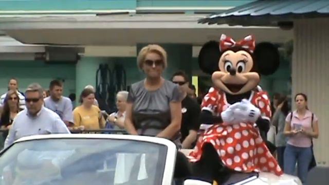 SSW 11-15-08 Erika Slezak (OLTL) Motorcade смотреть онлайн