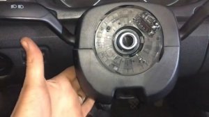 Как снять подрулевой шлейф,подрулевые переключатели,руль,подушка на автомобиле Skoda Fabia,Roomster