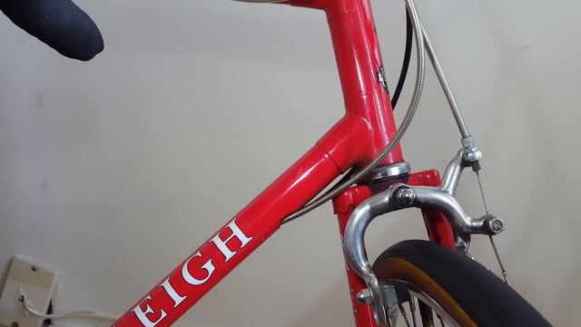 Adjust / Center Side Pull Caliper Brakes That Are Hitting Rim Uneven смотреть онлайн