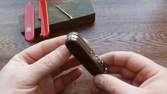 Victorinox Бакаут wood custom смотреть онлайн