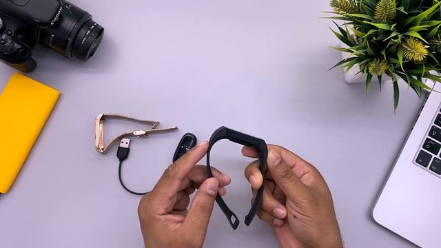 Redmi Smart Band vs Mi Smart Band 4 - Full Comparison in Hindi (ज़रूर देखें) смотреть онлайн
