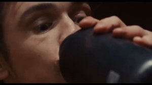 лучший клип по фильму 127 часов(Hours 127) музыка,дельфин-я буду жить