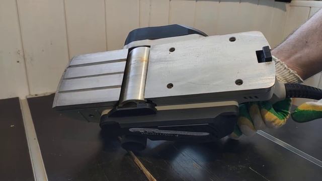 Электрический рубанок Интерскол -Р 102 смотреть онлайн