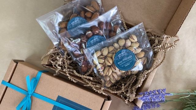 Подарочный набор орехов и сухофруктов 3 вкуса "BEEBOX" смотреть онлайн