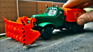 СНЕГОУБОРЩИК модель грузовика Модимио. Про машинки.