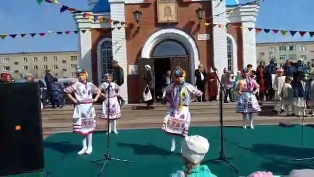 Украинский танец в исполнении группы Сретение смотреть онлайн