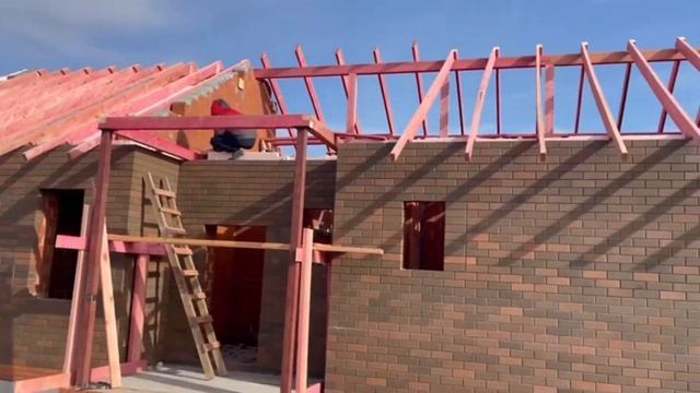 Этапы строительства одноэтажного дома с панорамными окнами с.Шигали-крыша. смотреть онлайн