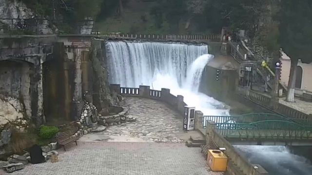 Новоафонский водопад. Релакс видео. Отдых для уставшей нервной системы. Быстрое восстановление сил. смотреть онлайн
