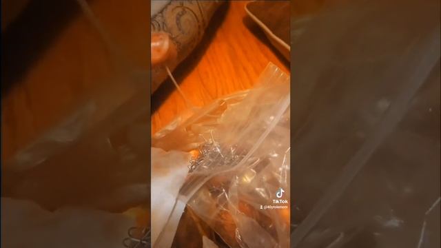 How to repair Christmas ornaments. смотреть онлайн