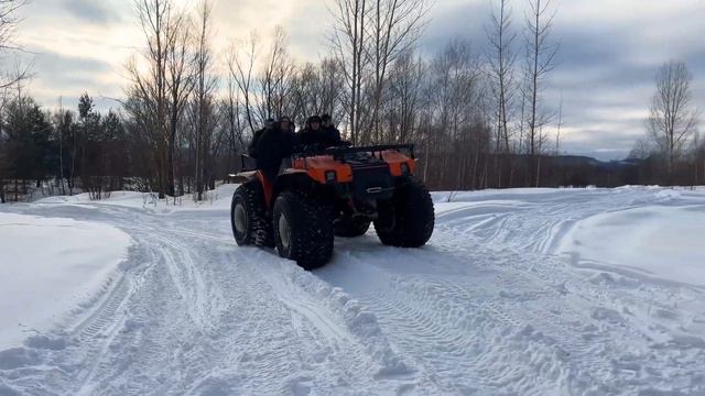 Зашиповали резину мотоцикла строительными саморезами для зимних покатушек смотреть онлайн