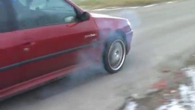 Peugeot 306 GTi-6 burnout смотреть онлайн