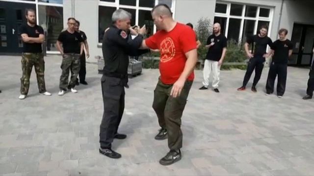 ЗАЩИТА ОТ УДАРА . РАБОТА В ОГРАНИЧЕННОМ ПРОСТРАНСТВЕ. 2я часть смотреть онлайн