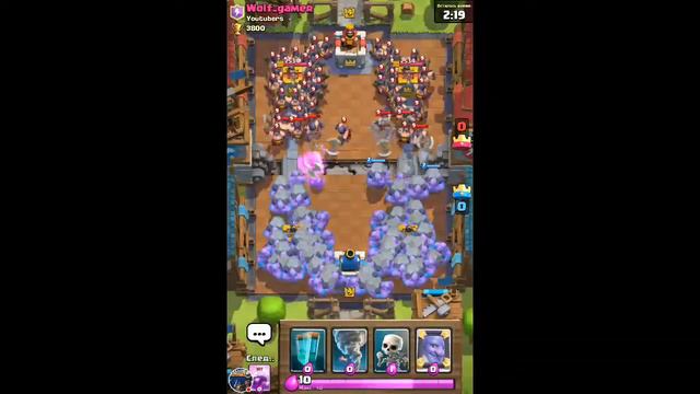 50 Вышибал VS 50 Палачей. Эксперименты в Clash Royale смотреть онлайн