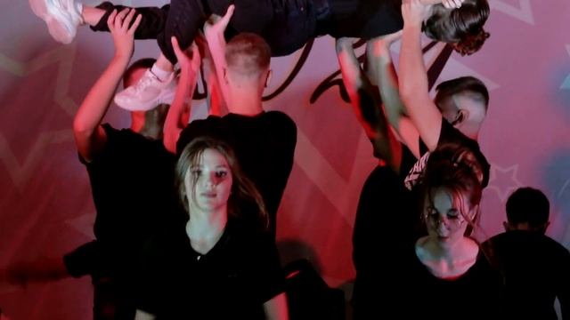танец выпускников смотреть онлайн