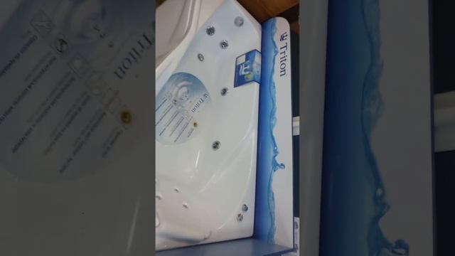 Ванна акриловая Тритон Мишель прав./лев. 170*96*60 https://vsantechnike.ru смотреть онлайн