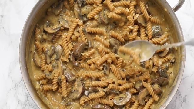 CREAMY VEGAN PASTA RECIPES ‣‣ 2 Quick & Easy Dinner Ideas