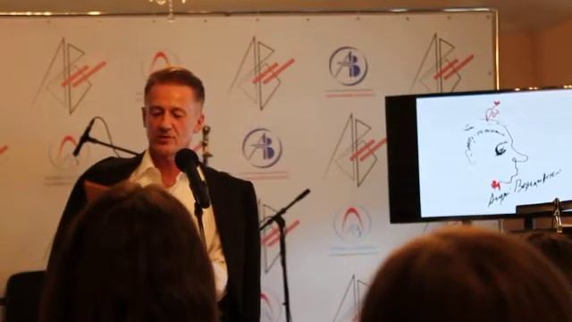 Олег Меньшиков читает стихи Андрея Вознесенского (1) смотреть онлайн