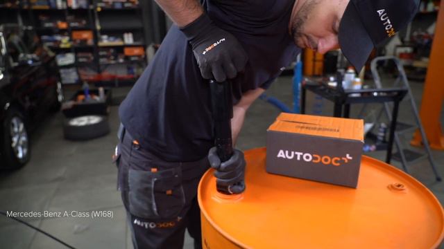Cum se înlocuiește amortizoare din spate MERCEDES W168 [TUTORIAL AUTODOC] смотреть онлайн