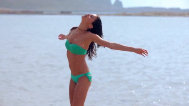 Ток - Ромашки (Sara Sampaio) смотреть онлайн