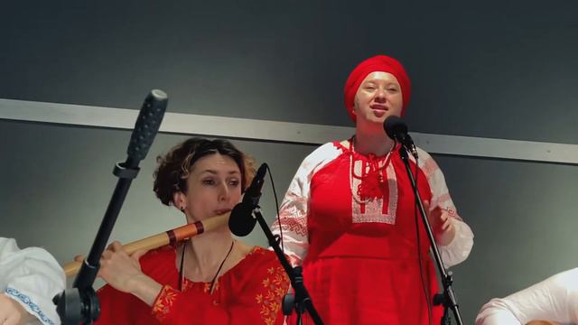 With Dara Yara - unusual floor Tom drum style смотреть онлайн