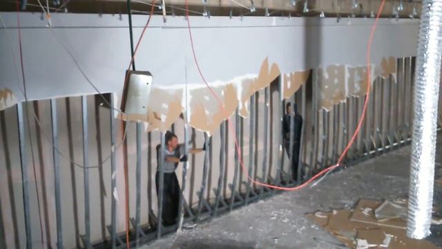 Демонтаж стен, работает Фантастическая 4-ка !