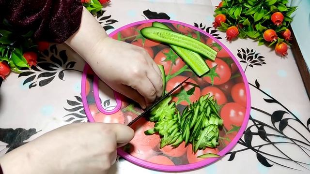 НОВЫЙ САЛАТ‼️ВЫПРОСИЛА РЕЦЕПТ У СОСЕДКИ .СУПЕР ПРОСТОЙ И ВКУСНЫЙ РЕЦЕПТ САЛАТА ‼️ смотреть онлайн