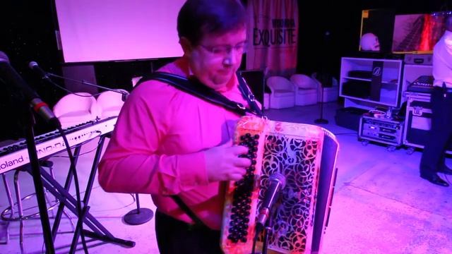 ЭРИК БУВЕЛЬ, ИГРАЕТ НА ФРАНЦУЗСКОМ БАЯНЕ КАВАНЬОЛО смотреть онлайн